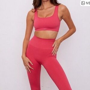 SET Active Whole Set — Sculptflex Leggings AND Box Cut Bra in Hot Pink size S